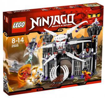 LEGO Ninjago - Garmadonova temná pevnosť