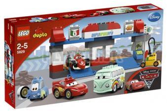 LEGO Duplo Cars - Zastávka v depe