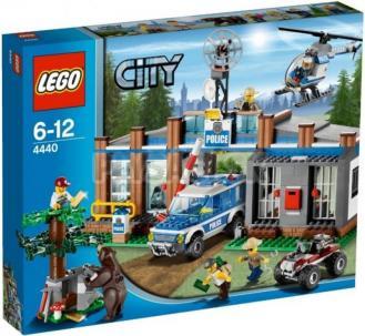 LEGO City - Policajná stanica v lese
